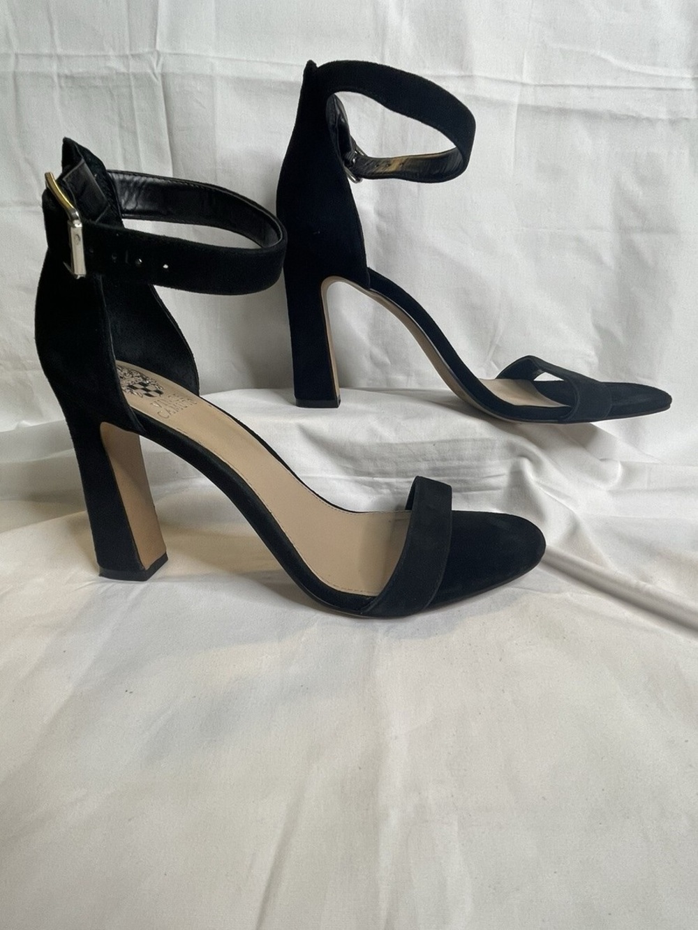 Women’s Vince Camuto Classic Black Ankle-Strap Block Heel Sandals - 6.5